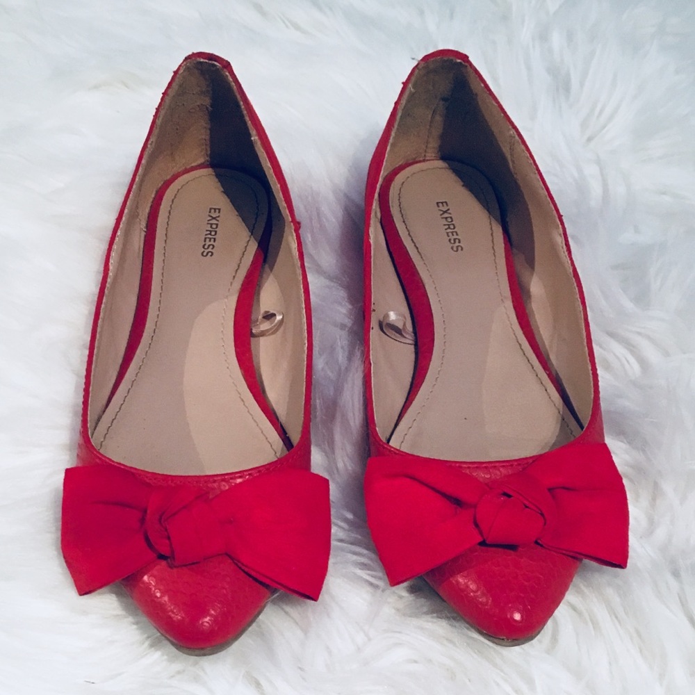 Lovely Red Bow Express Flats!